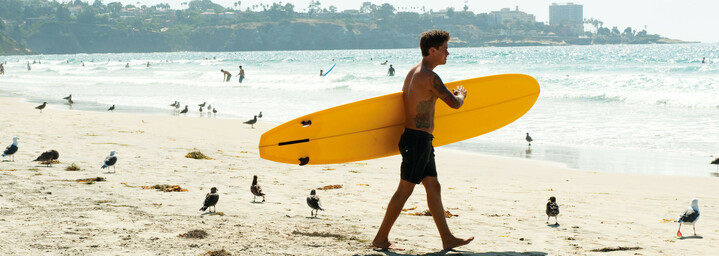Surfer am Strand von San Diego