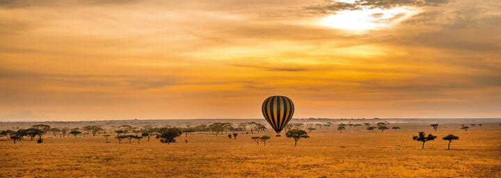 Heißluftballon in der Serengeti, Tansania