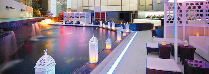 Pool des W Doha Hotel & Residences in Doha