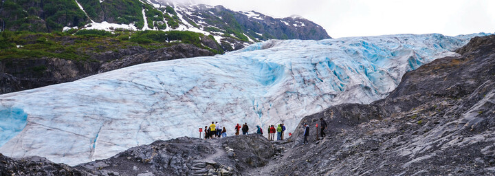 Reisgruppe am Seward Glacier in Alaska