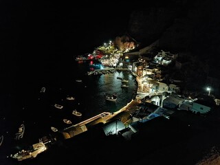 Santorini Reisebericht - Hafen bei Nacht auf Santorini