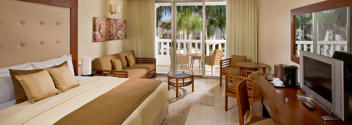 Zimmerbeispiel im Grand Riviera Princess All Suites & Spa Resort