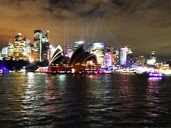 Reisebericht Australien  - Vivid Lights Captains Dinner Cruise