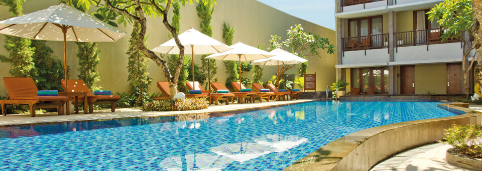Pool des The Rani Hotel & Spa