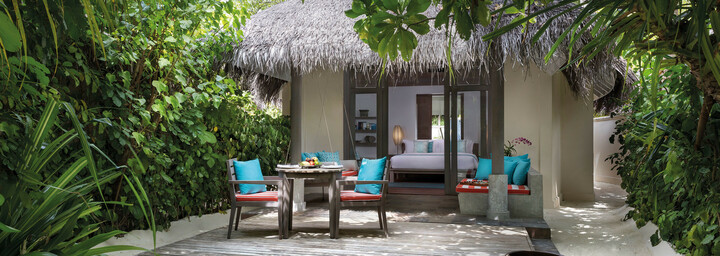 Beispiel Beach Villa Außenansicht - Anantara Dhigu Maldives Resort