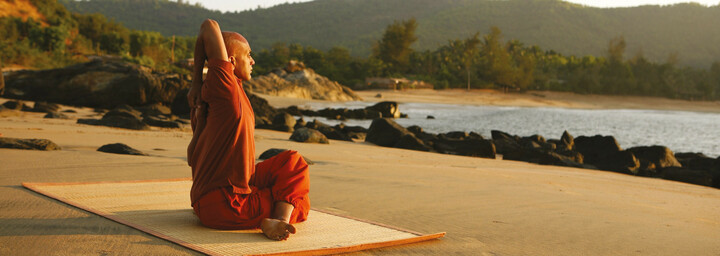 Meditation am Strand - SwaSwara Gokarna Om Beach