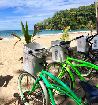 Costa Rica Reisebericht - Puerto Viejo Strand mit Fahrrädern