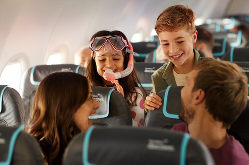 Familie in der Economy Class bei Eurowings Discover