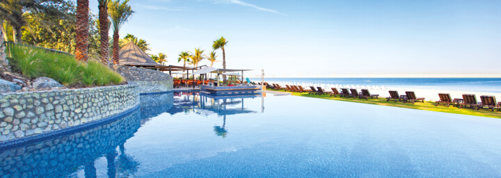 Pool im JA Beach Hotel Dubai
