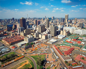 Blick auf die südafrikanische Stadt Johannesburg