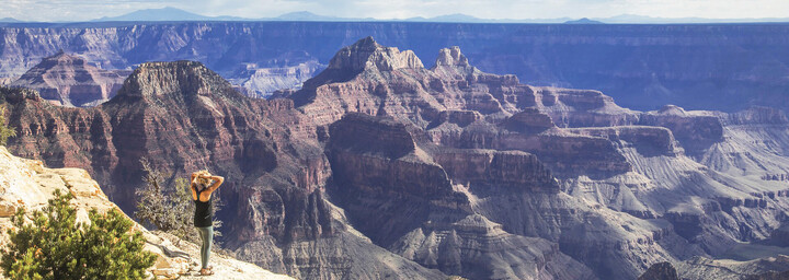 Frau am Grand Canyon