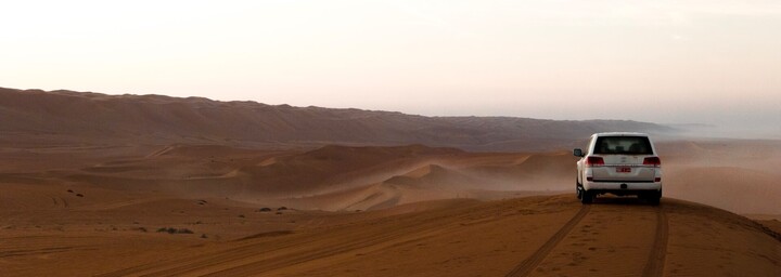 Avis Mietwagen Wüste Oman